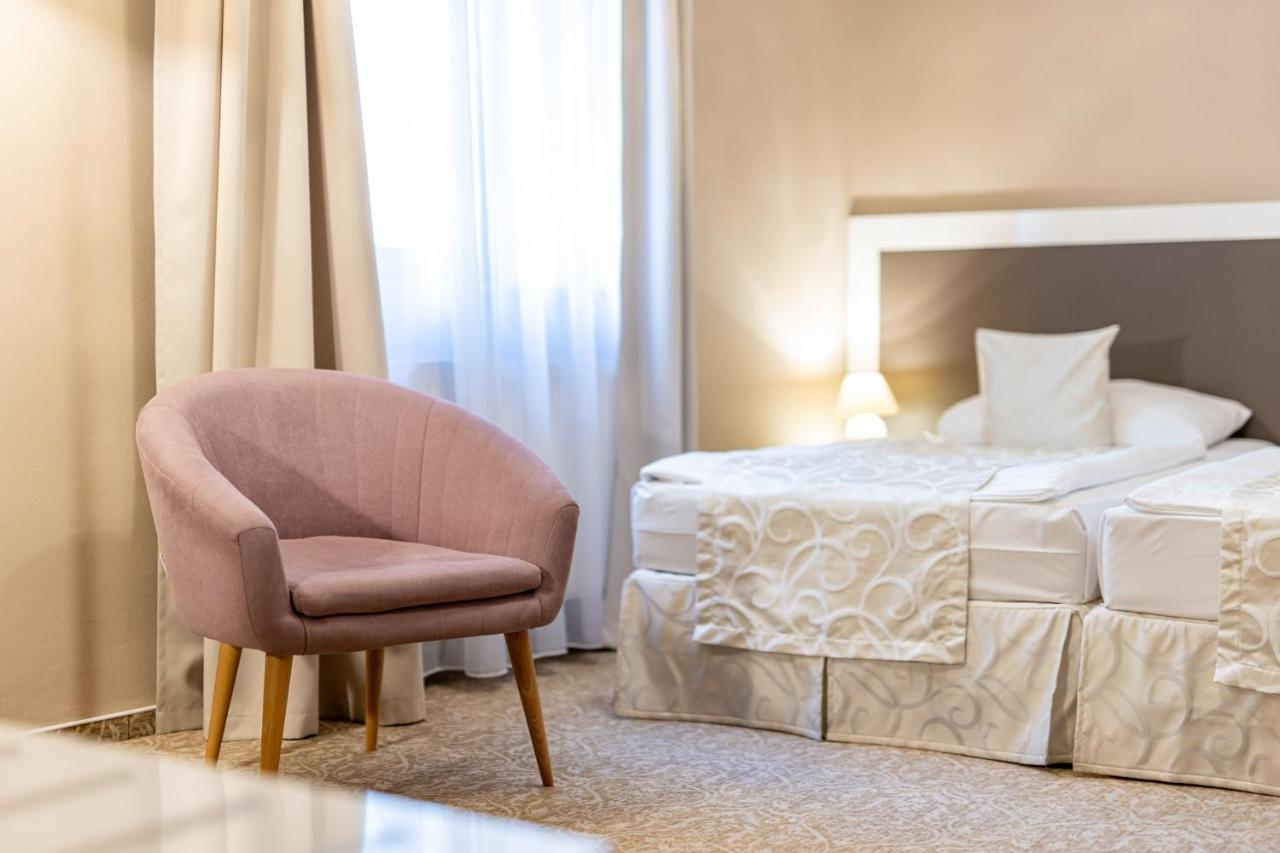 Grandhotel Zvon Ceske Budejovice Ngoại thất bức ảnh