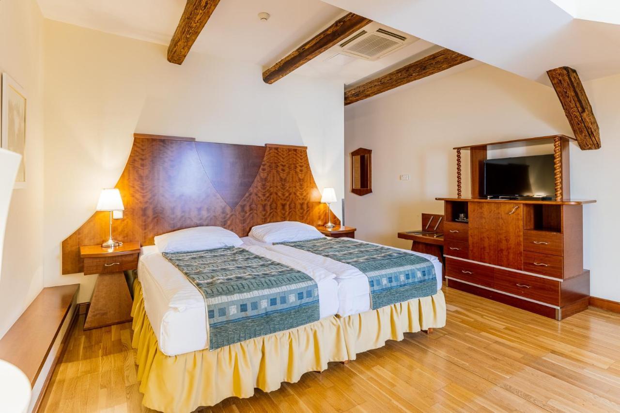 Grandhotel Zvon Ceske Budejovice Ngoại thất bức ảnh