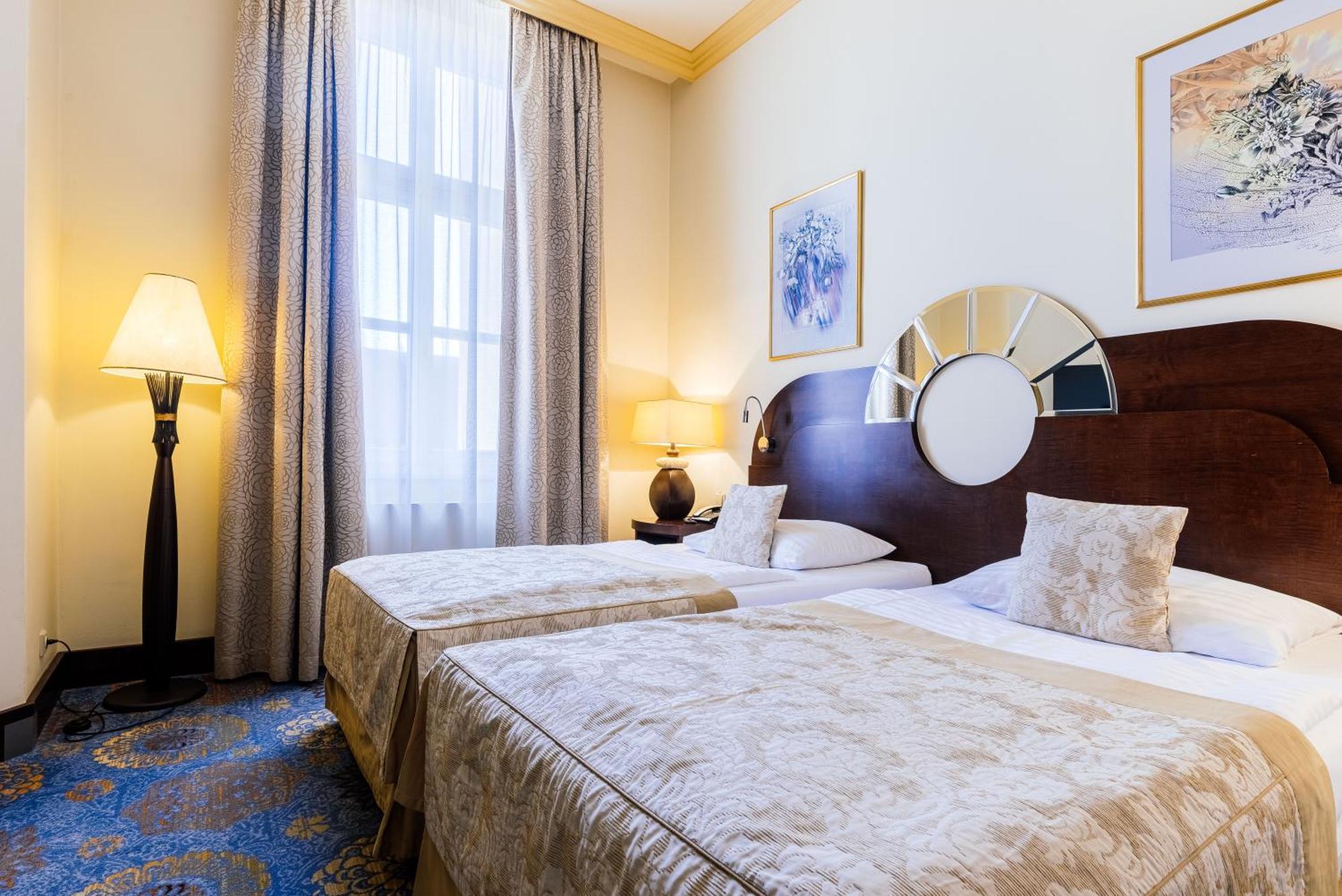 Grandhotel Zvon Ceske Budejovice Ngoại thất bức ảnh