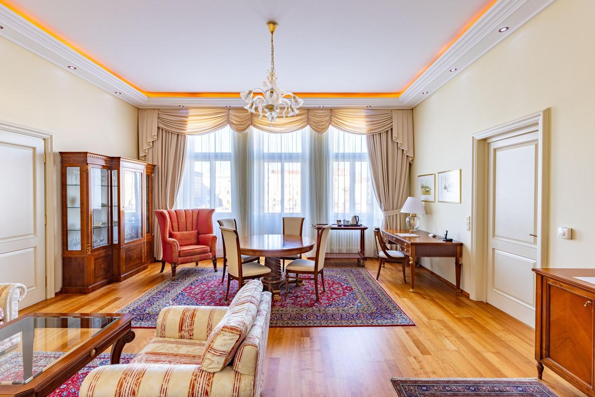 Grandhotel Zvon Ceske Budejovice Ngoại thất bức ảnh